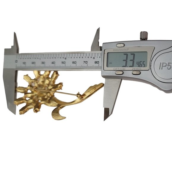 Trifari TM Gold Tone White Plastic Rhinestone Stemmed Flower Brooch, Signed E611 - Picture 8 of 9